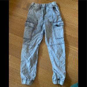 Girls cargo H&M jeans in grey size 12-13.